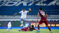 Robert Tak Membantah Transisi Permainan Persib Lambat
